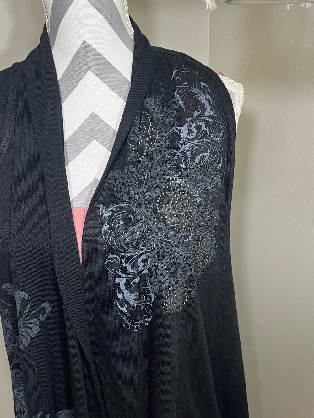 Y2K Paris Paris Size Small Black Knit Grey Roses Bedazzled Waterfall Lace Vest